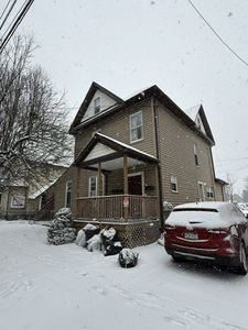 325 W Cunningham St