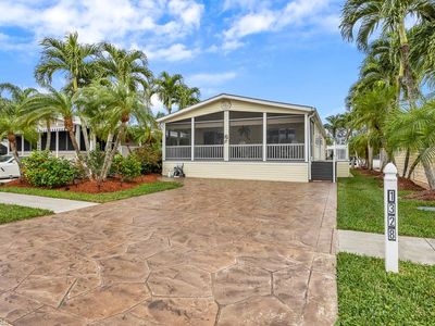 1328 Amethyst Lake LN