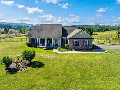12 Crestwood Dr