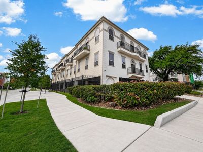 5801 Winsome Ln Unit 202