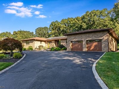 34 W Grover St