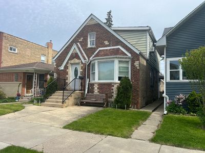 4918 W Winnemac Ave