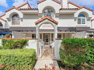 238 Camino Toluca