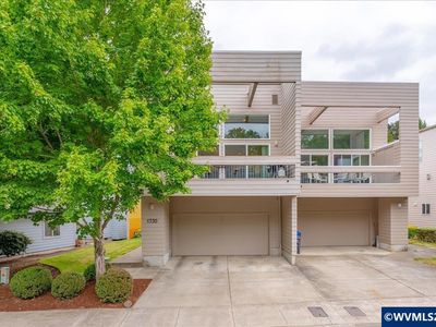 1330 Lupin Ln NW