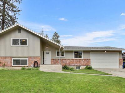4 W Regina Ave