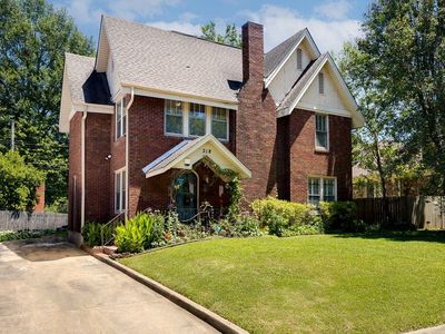 218 Crestmere Pl