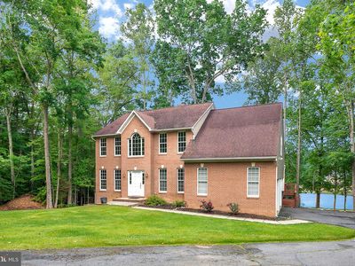 7901 Commodore Ct
