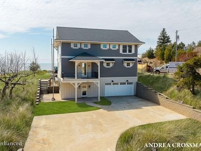 6401 Lakeshore Dr
