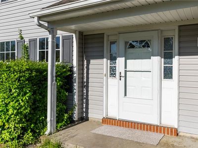 1725 River Rock Arch