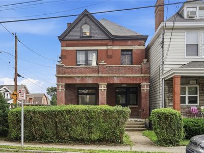 2412 Fairview Ave