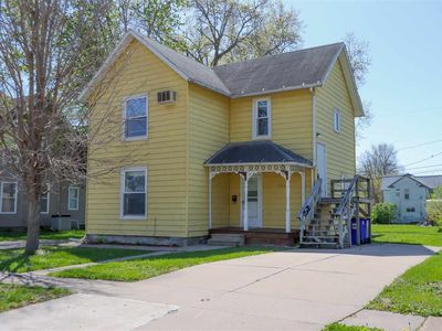 733 E 2nd St