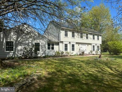 Property at 7 Greenfield Dr S, West Windsor, NJ