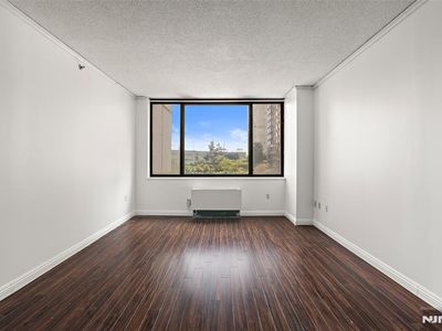 45 River Dr #415