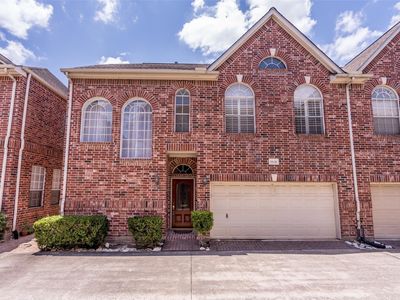 5913 Dolores St APT B