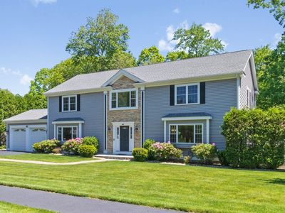 32 Lauricella Ln