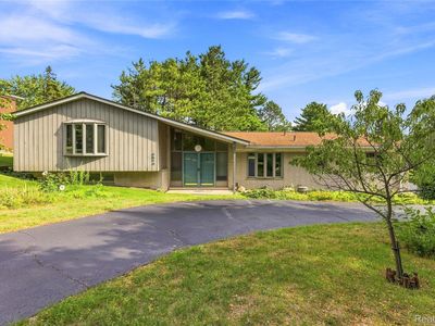 6579 Balmoral Ter