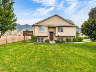 2933 E Somerset Dr