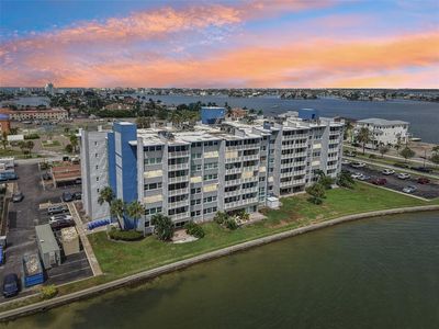 500 Treasure Island Cswy APT 711