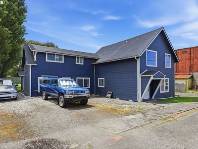 100 Commercial Ave