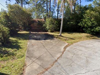 5 LAREDO PLACE