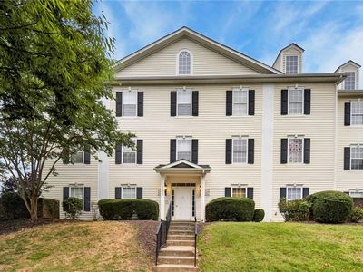 2206 McConnell Dr