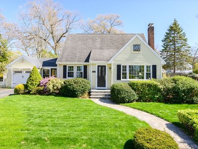 7 Arbutus Ave