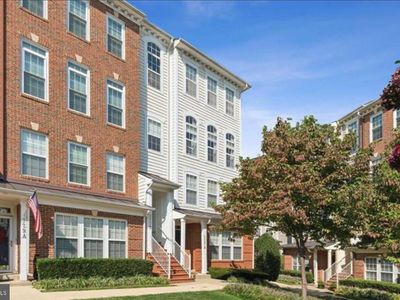 327 Cross Green St #327B