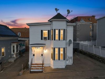 8 Gates St