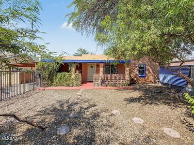 1049 E West Circle Dr