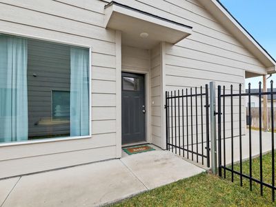438 W Long Path Ct