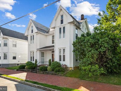 13 W Water St