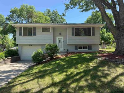 1618 SW 16th St