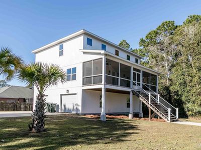 935 Paradise Beach Cir