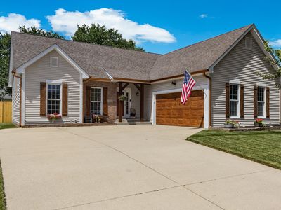 5926 Regency Dr