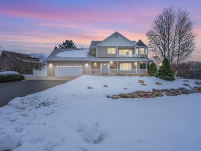 3662 N Mountain Oak Dr E