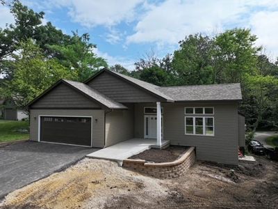 3006 N Whitetail Ln #24