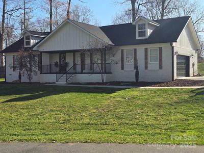 1809 Whispering Pines Rd