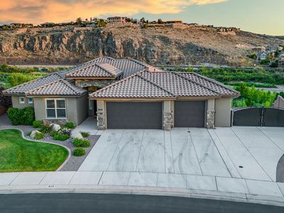 1848 E Riverbend Dr