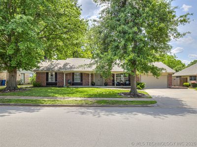 6904 E 53rd Pl