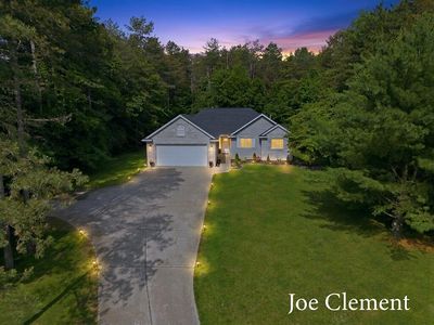 9347 Cedar Pines Ln NE