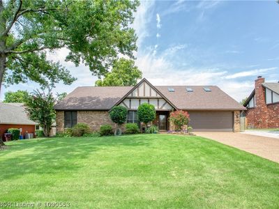 2700 S 87th Dr