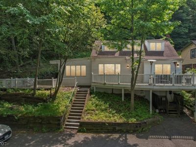 157 W Lindsley Rd