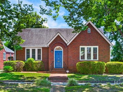 415 E 52nd Street