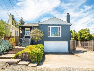 8 Cochrane Way