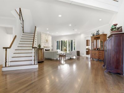 9 Locust Woods Drive