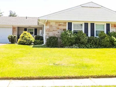 18 Holton Ln