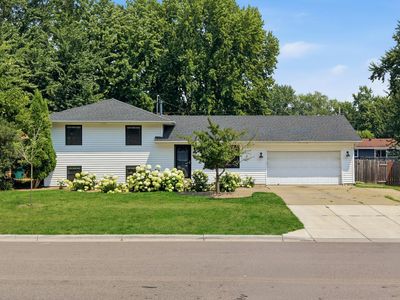 301 Walnut Ln
