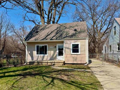 2289 Connell St