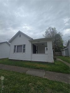225 E Clay St
