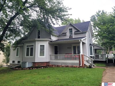 702 N 5th St